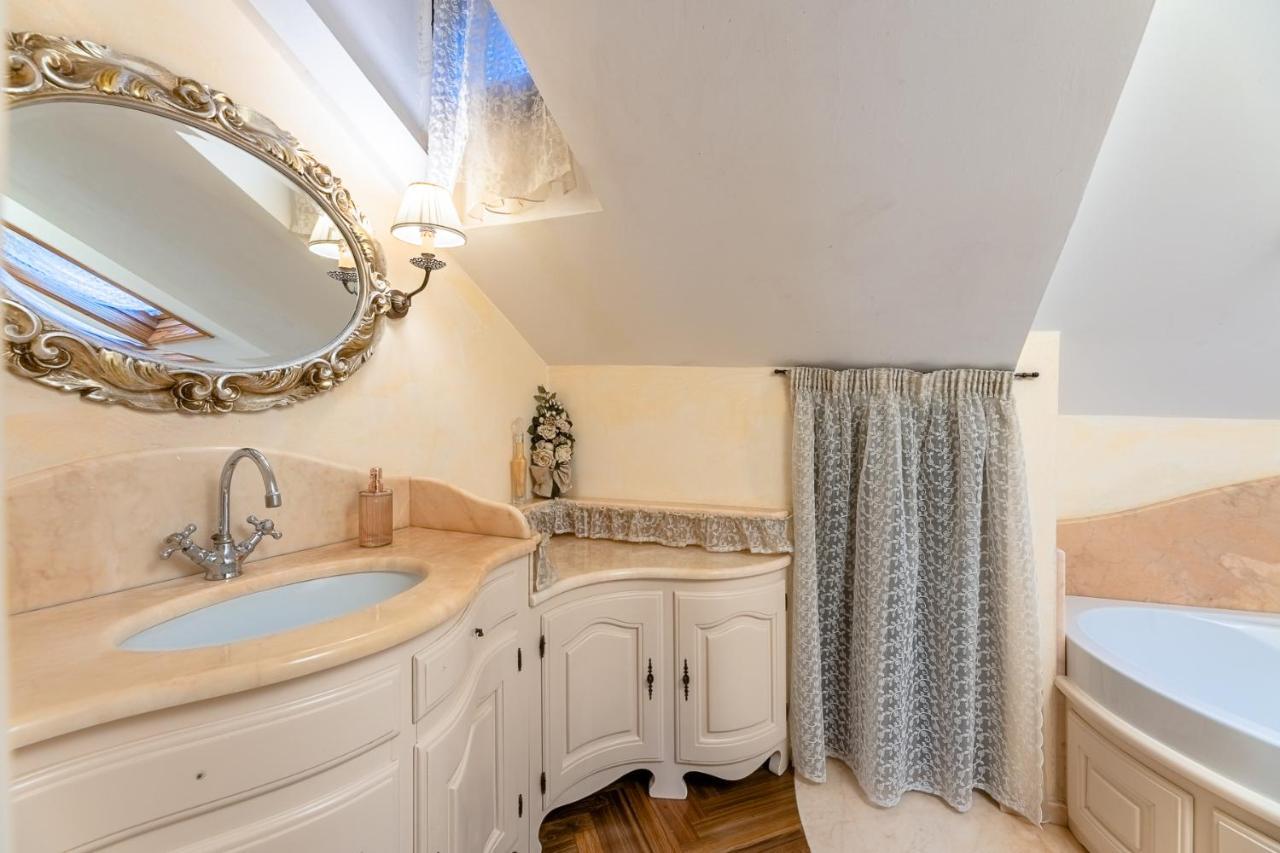 Ferienwohnung Dimora Lucrezia Savona Exterior foto